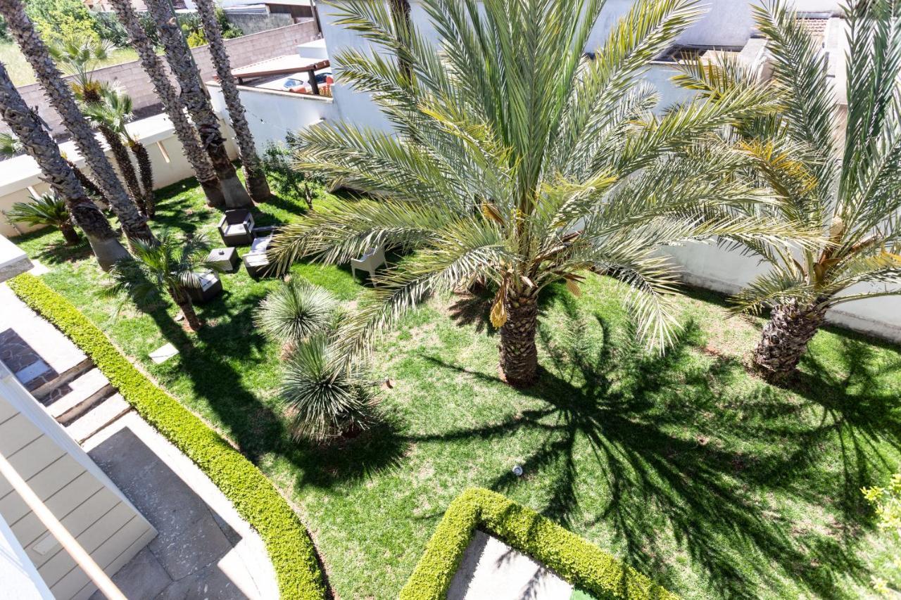 Art-Bnb Domus Japigia Ugento Bagian luar foto