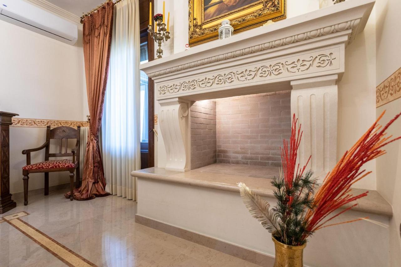 Art-Bnb Domus Japigia Ugento Bagian luar foto