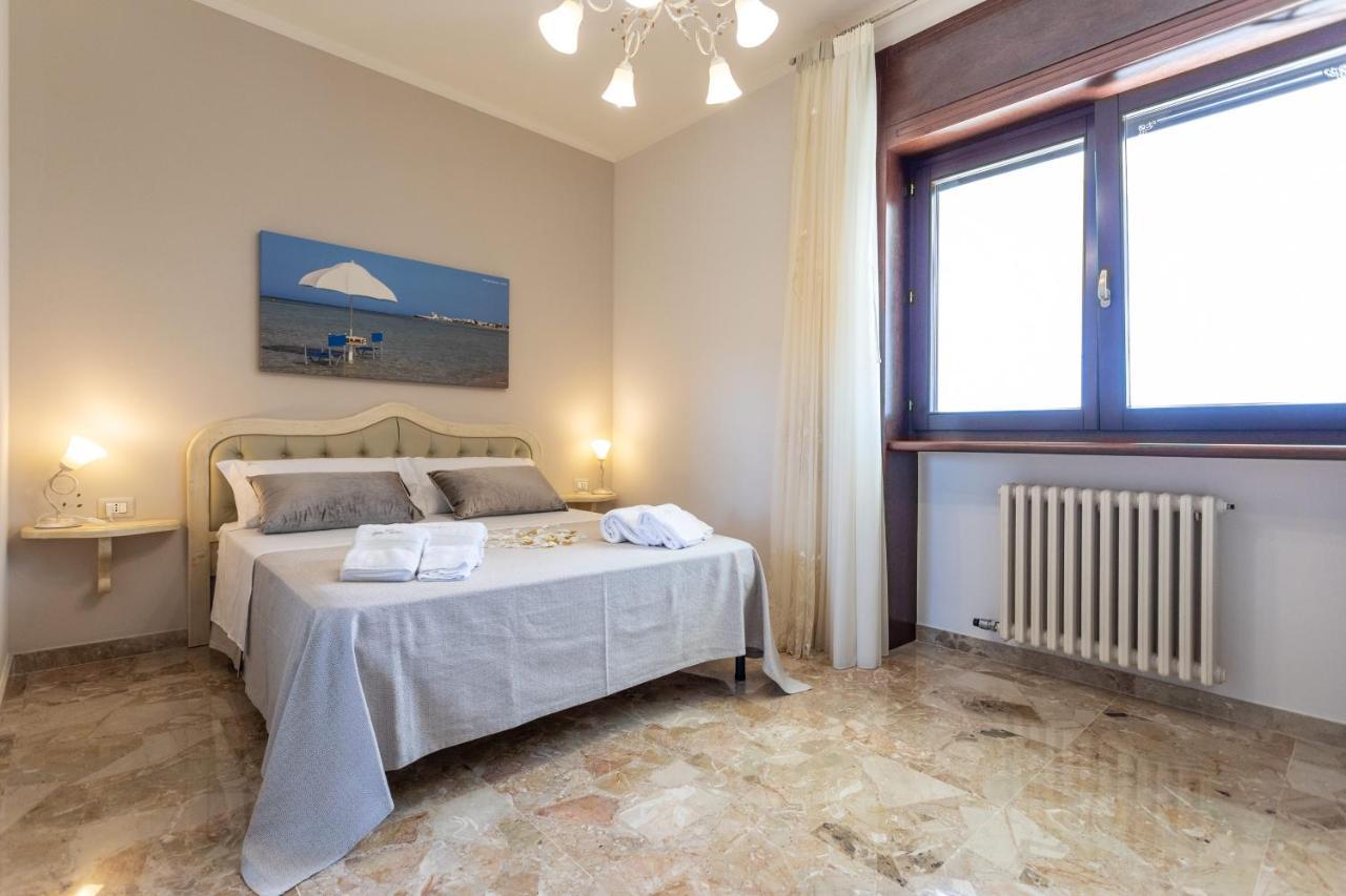 Art-Bnb Domus Japigia Ugento Bagian luar foto